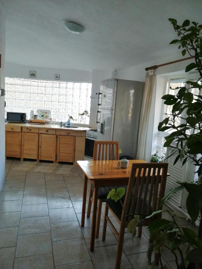 Moss'S Economy Apartment Temesvár Kültér fotó