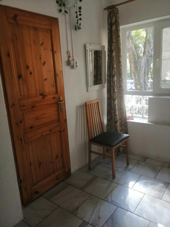 Moss'S Economy Apartment Temesvár Kültér fotó